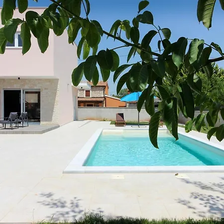 Mit Privatpool Fuer 10 Personen Ca 220 Qm In Sisan, Istrien Suedkueste Von Istrien Sisan